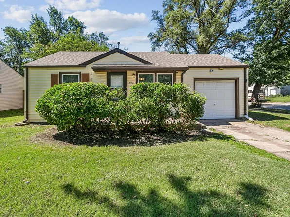 5901 E Bayley St, Wichita, KS 67218