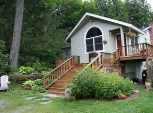 866 Bliss Rd, White River Junction, VT 05001