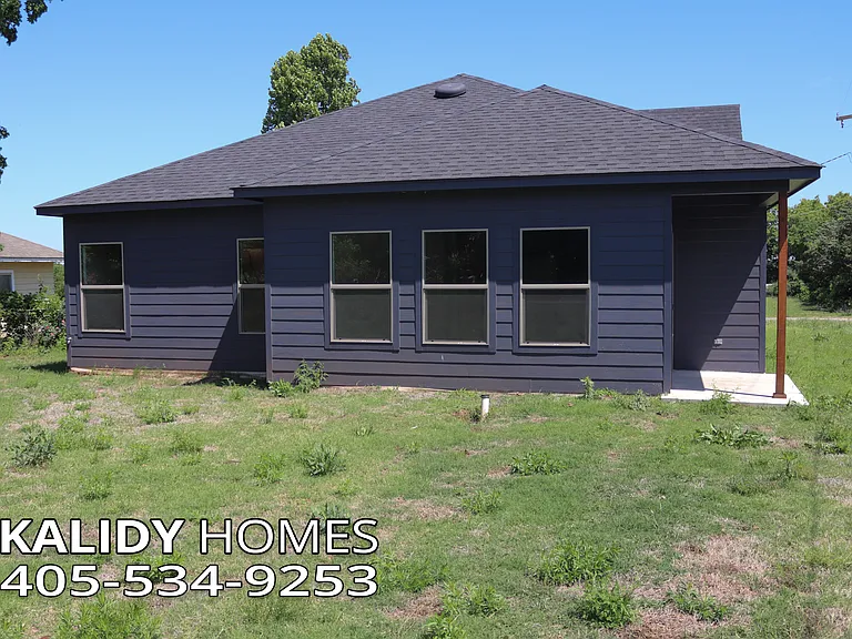 1925 E Springer Ave — Photo 24