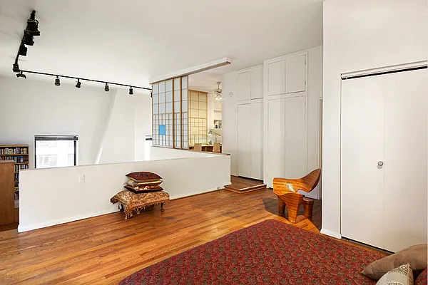 Sold by Stribling | media 7