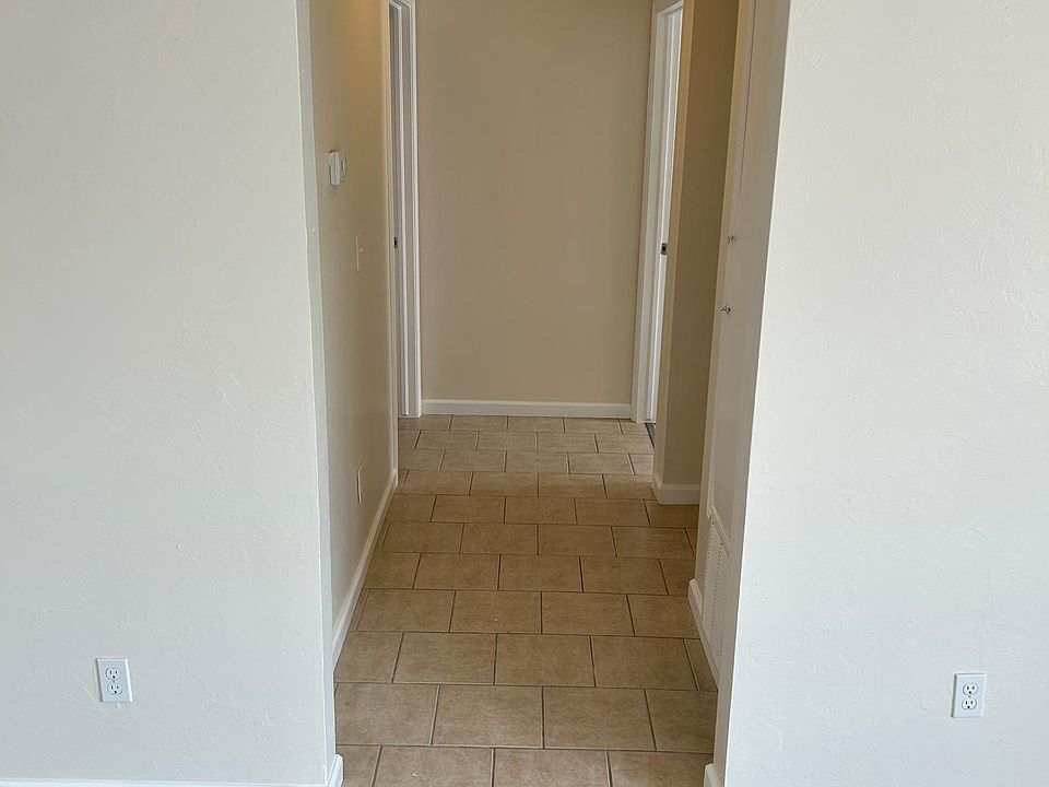 1st image of 1135 NE 13th St APT 3