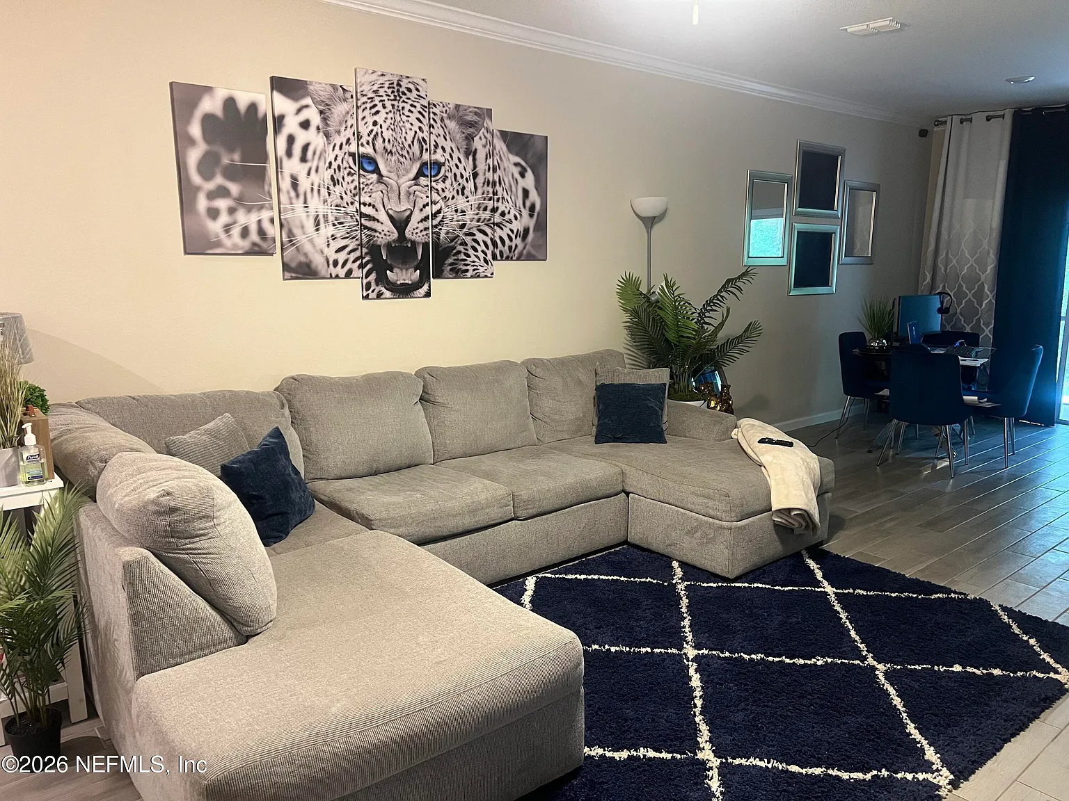3 bed, 2.5 bath, 1660 sqft, $2,000 — Photo 1