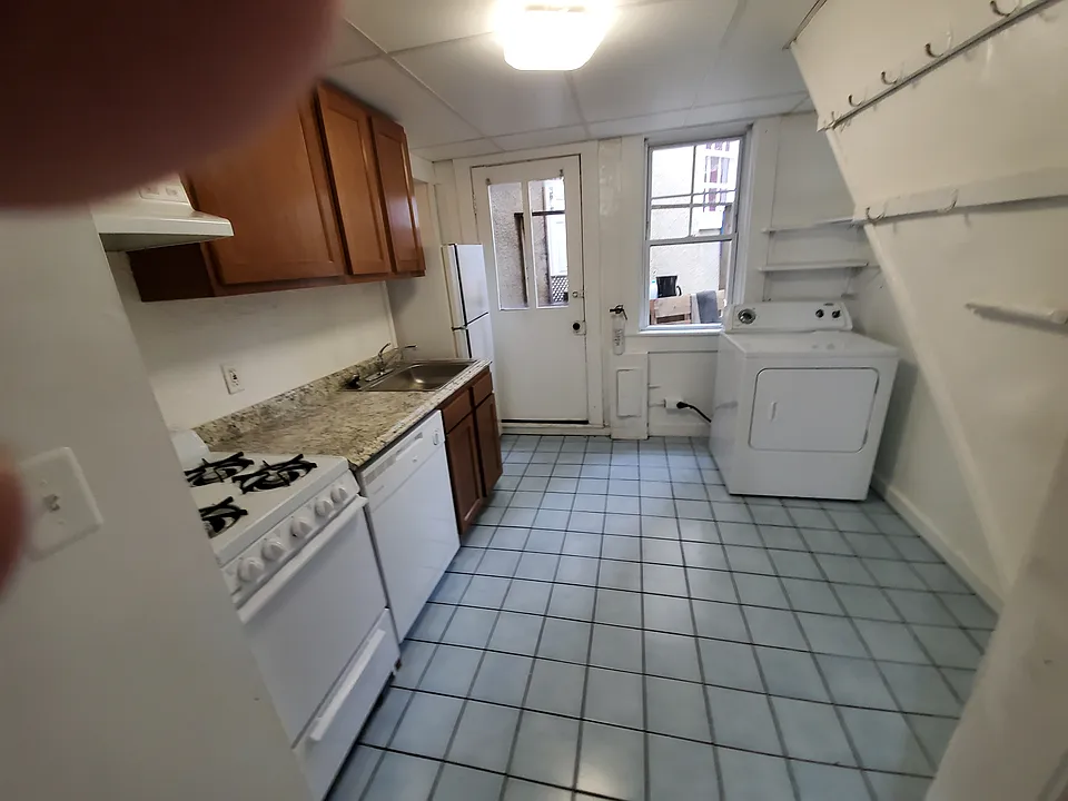 145 King George St
