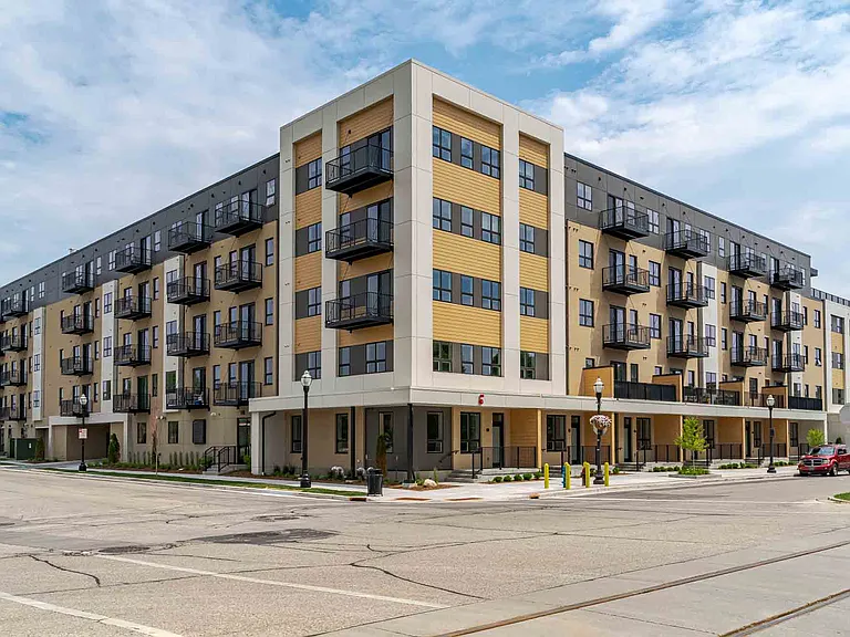 Karrick Apartments — Photo 34