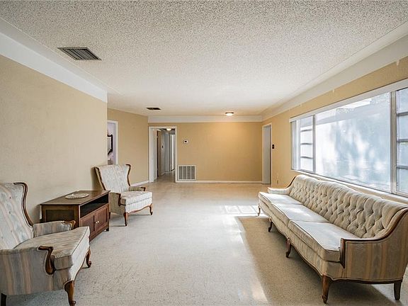 4th image of 4220 E Riverhills Dr