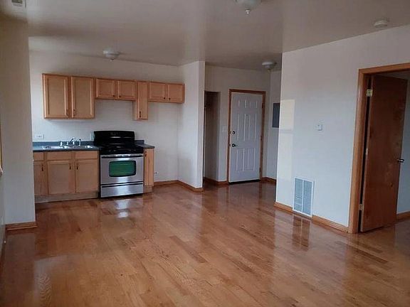 2nd image of 3008 E Cheltenham Pl #7