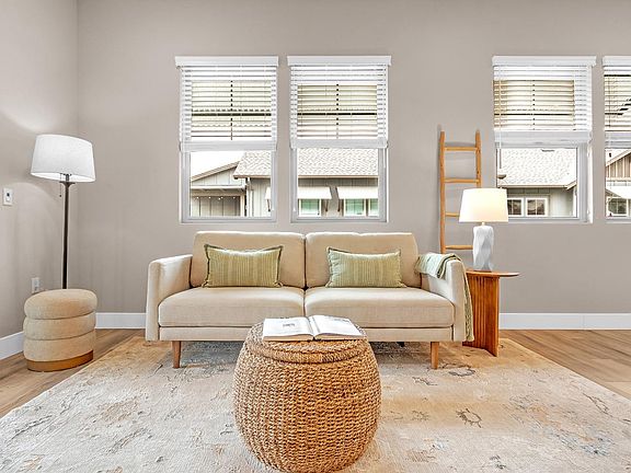 4th image of 1661 Spring St #432