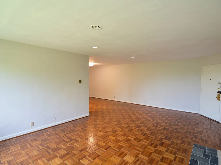 4028 Ledgewood Dr — Photo 5