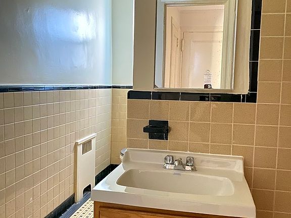 5th image of 40-39 48th St #B2
