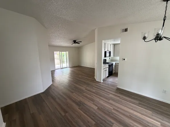11981 Kenwood Dr, Fontana, CA 92337
