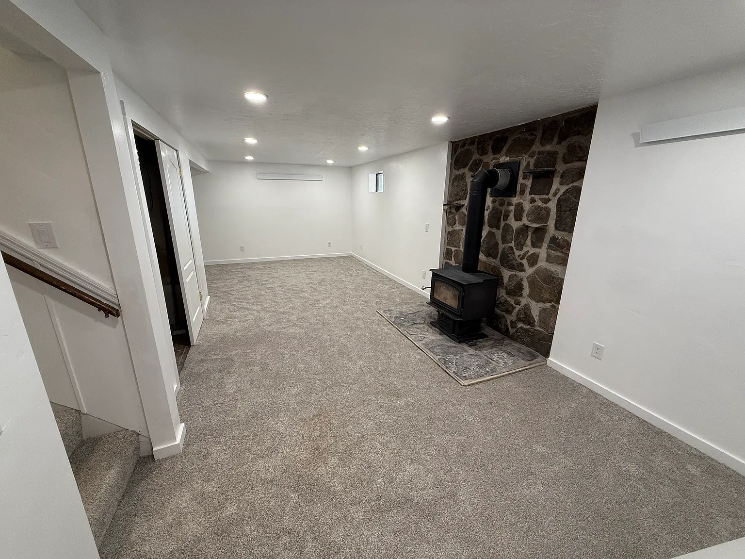 4 bed, 1968 sqft, $2,100 — Photo 4