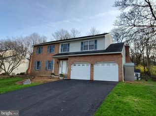 87 Downing Dr, Reading, PA 19610