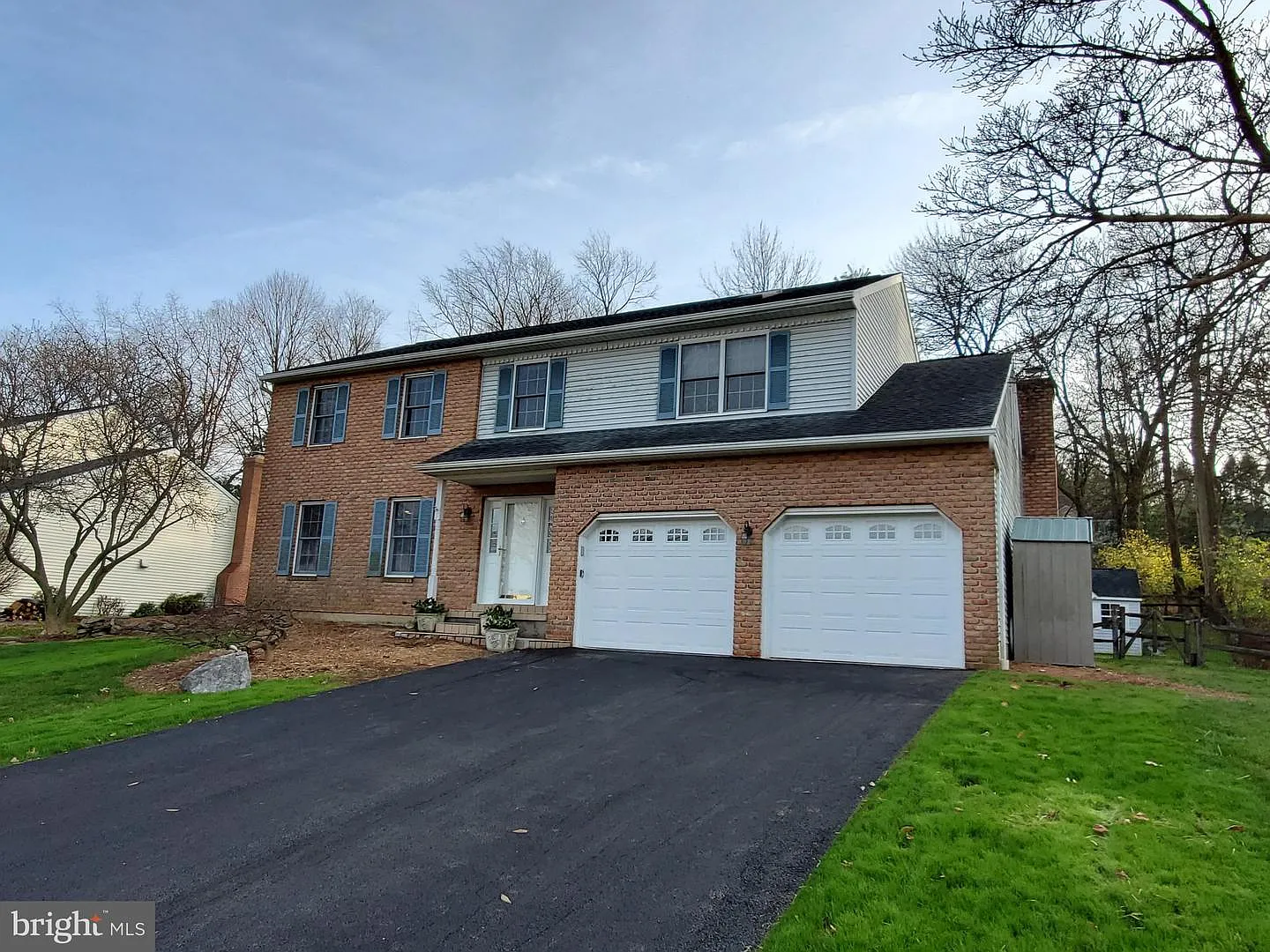 87 Downing Dr photo 1