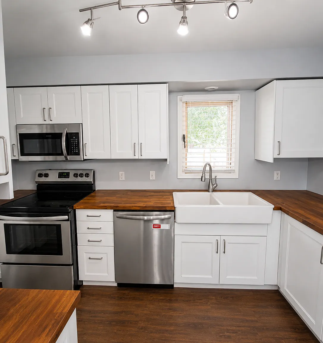 6 bed, 2508 sqft, $2,400 — Photo 2