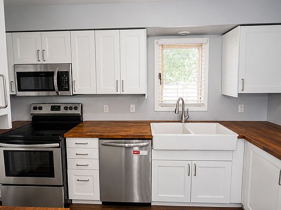 2nd image of 2801 Lincoln St NE
