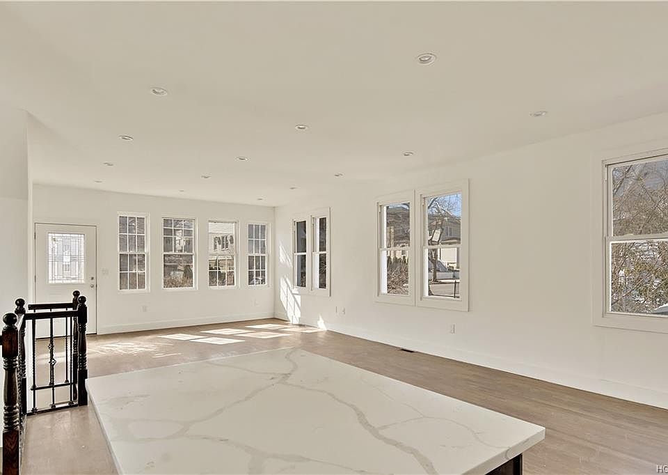 1st image of 1012 Hollywood Ave