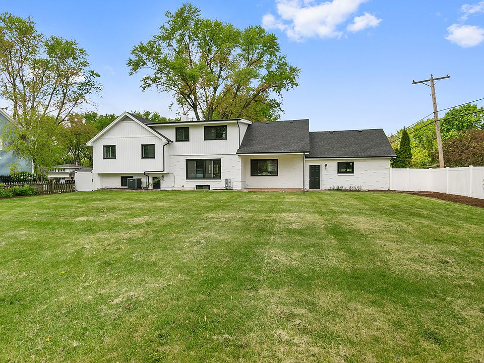 7S135 Clover Ct, Naperville, IL 60540 | Zillow