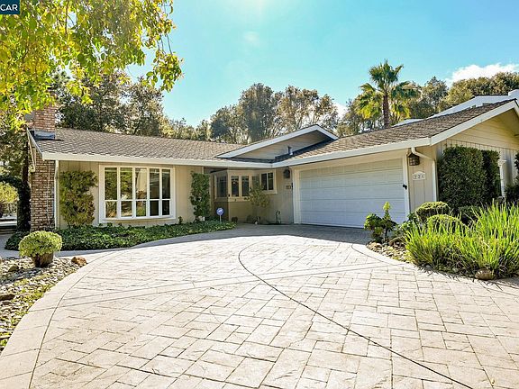 2nd image of 221 Loch Lomond Way