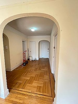 5th image of 529 E 85th St APT 6B