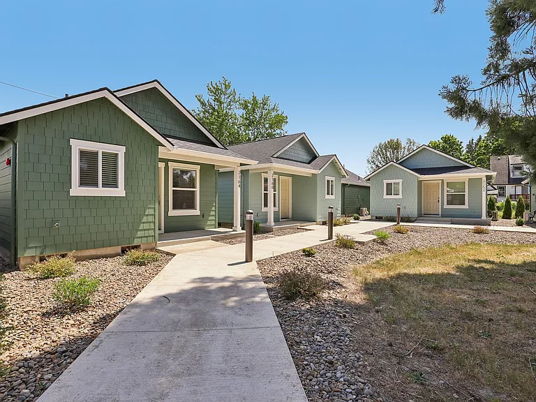 Cottages at Laurel — Photo 89