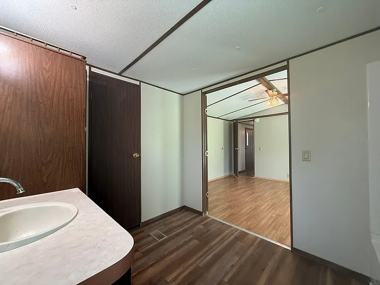 133 Patricia Ln — Photo 12