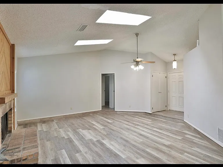 6001 Michael Ct — Photo 6
