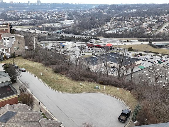 4th image of 91 Watch Hill Ln