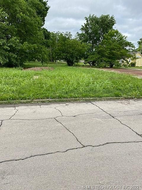 1st image of 204 N Santa Fe Ave