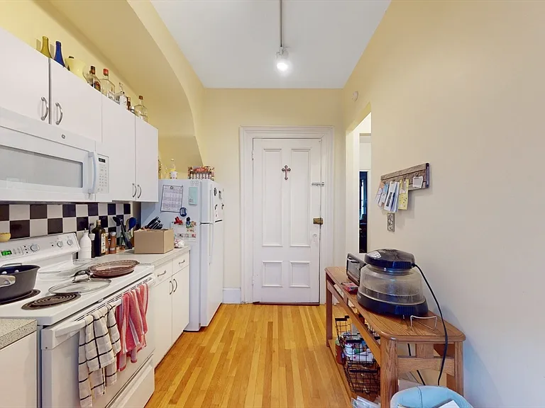6 Brimmer St #1 — Photo 5