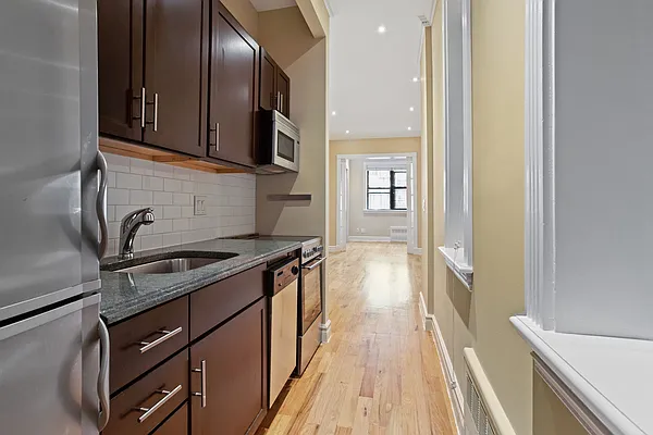 Rented by Cooper & Cooper Real Estate | media 11