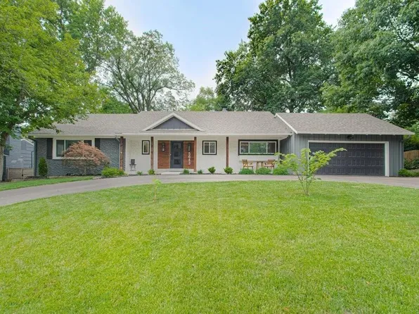 5643 Mission Rd, Fairway, KS 66205