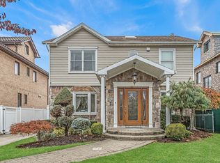 23-14 205th St, Flushing, NY 11360