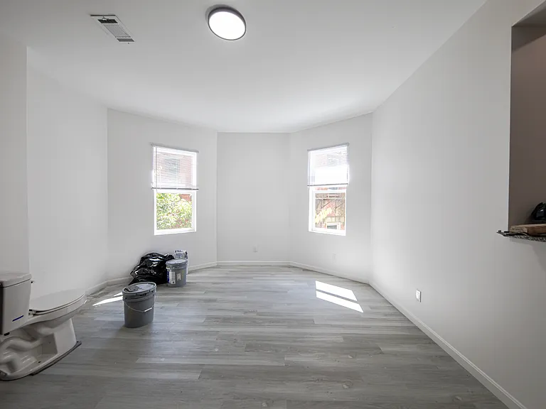 2620 May St #4 — Photo 9