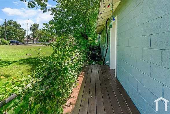 3402 Jeffries St #B — Photo 15