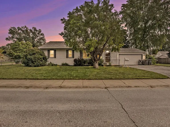 419 N 28th St, Council Bluffs, IA 51501