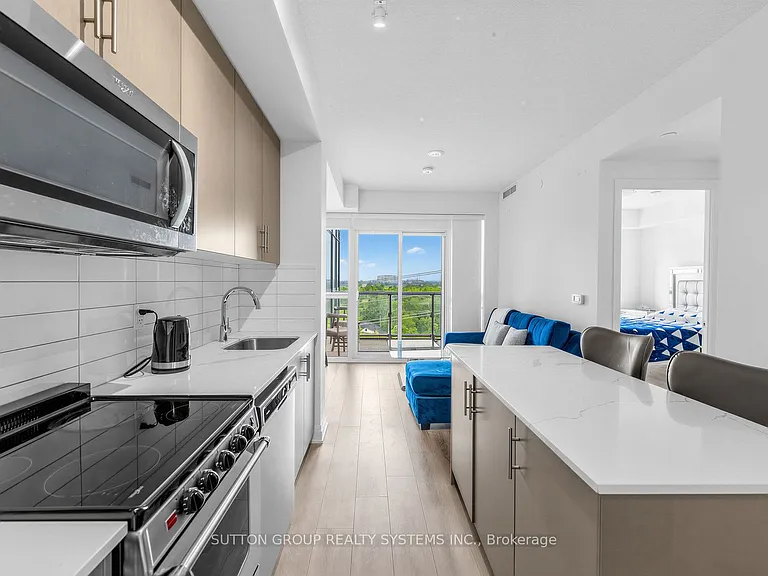 509 Dundas St W #521 — Photo 16