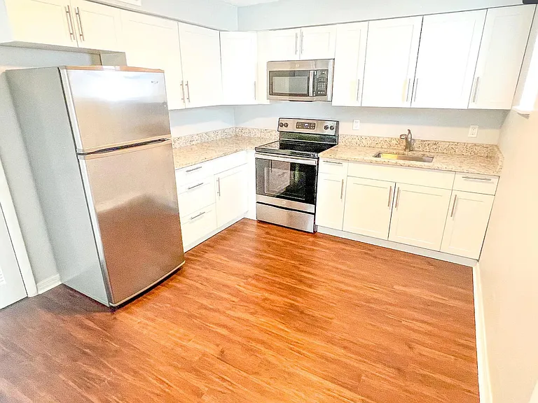 276 Polk Ave #4 — Photo 4