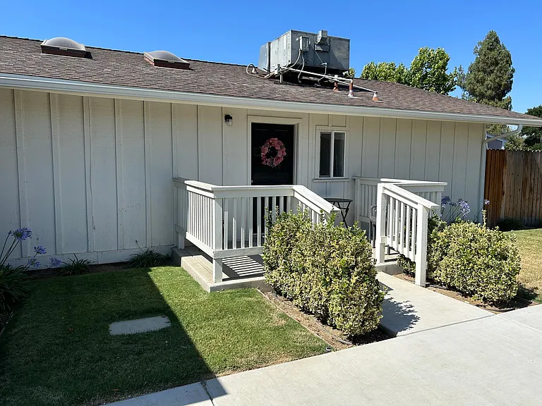 2893 Helm Ave — Photo 8