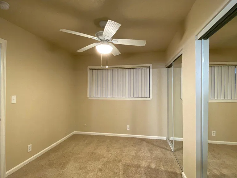 Almaden Plaza Apartments — Photo 7