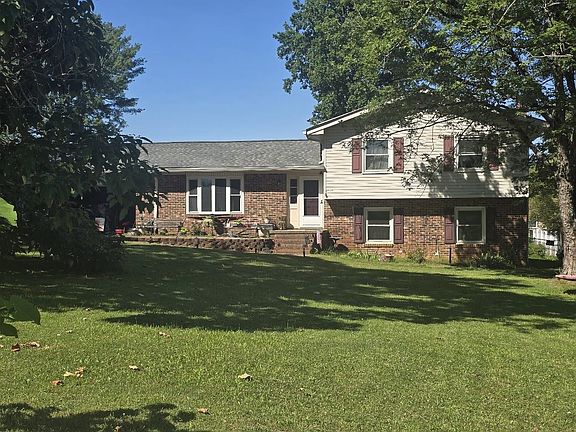4th image of 142 Greenbriar Dr