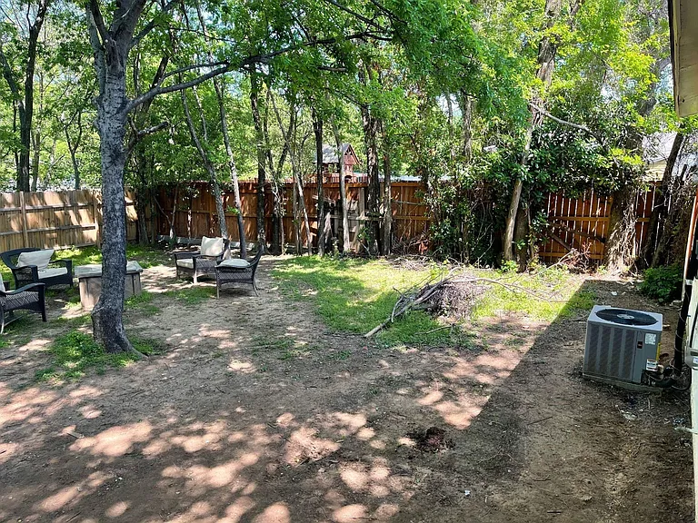 3921 Avenue H — Photo 17