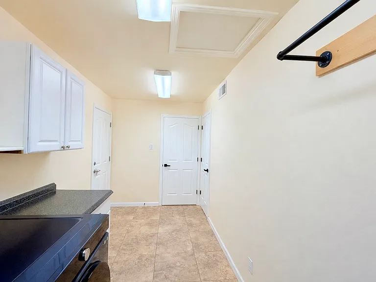 1056 E Carter Dr — Photo 36