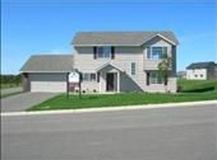 1103 Rolling Hills Dr, Montgomery, MN 56069