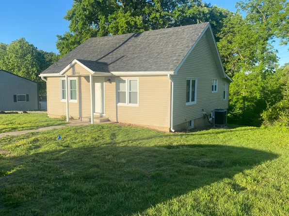 7820 Liberty Rd, Jefferson City, MO 65101