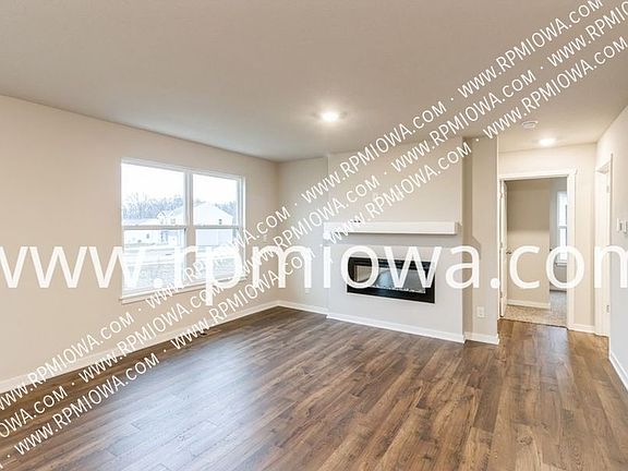 2nd image of 127 Dakota Cir