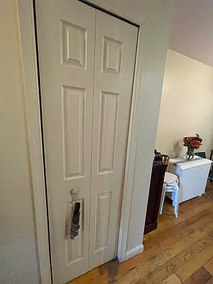 Rented by Delmark Realty LLC | media 27