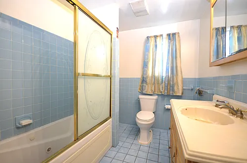 572 E 25th St #1 Photo 1