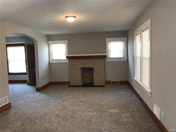 3rd image of 28 N 10th St