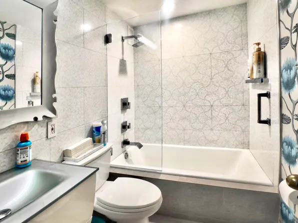 166 East 63rd Street image 12 of 25