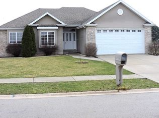 1290 Beauchamp Ave, Manteno, IL 60950